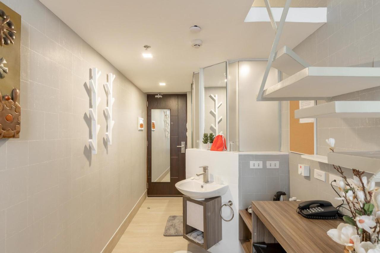 Selah Pods Hotel Manila Pasay Kültér fotó